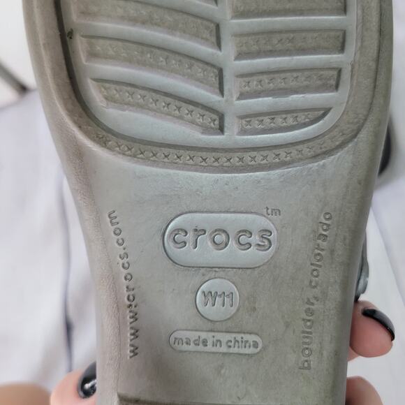 Crocs Size W11 Slip On Silver Black Swiftwater Strappy Sandals Open Back - Picture 7 of 7
